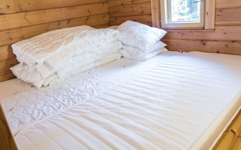Putilanranta: Madera, Habitación, Piso, Suelo, Diseño De Interiores, Cama, Linos, Sábana, Lecho, Manchas De Madera