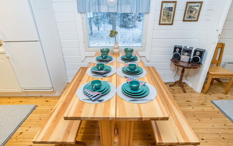 Keloranta: Madera, Mueble, Piso, Diseño De Interiores, Suelos De Madera, Suelo, Manchas De Madera, Tablón, Madera Dura, Comedor