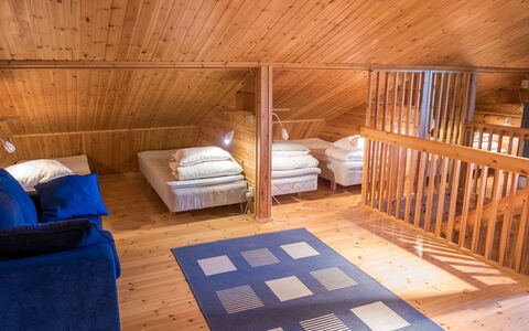 Pyryruka 1: Madera, Diseño De Interiores, Habitación, Suelo, Mueble, Cama, Techo, Piso, Habitación, Madera Dura