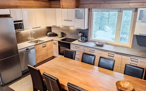 Vuosselin Kataja 5: Mueble, Cocina, Madera, Piso, Mostrador, Diseño De Interiores, Suelo, Techo, Electrodoméstico, Aparato De Cocina