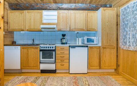 Kuontijärvi a: Madera, Piso, Suelo, Techo, Diseño De Interiores, Lavabo, Habitación, Cocina, Gabinetes, Manchas De Madera