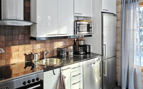 Ihtingin Koskikara: Aparato De Cocina, Cocina, Mostrador, Electrodoméstico, Mueble, Diseño De Interiores, Gabinetes, Madera, Piso, Electrodoméstico
