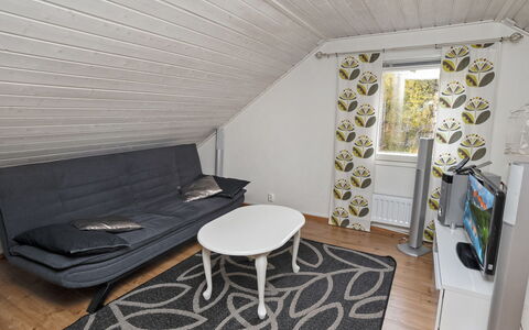 Vuorimäki: Piso, Suelo, Madera, Diseño De Interiores, Mueble, Techo, Casa, Suelos De Madera, Habitación, Sala