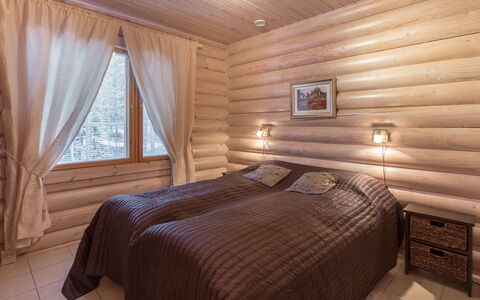 Aspilevi: Madera, Suelo, Diseño De Interiores, Piso, Cama, Habitación, Techo, Sábana, Casa, Lecho