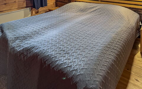 Sompsanniemi: Textil, Linos, Piso, Suelo, Habitación, Marco De La Cama, Suelos De Madera, Madera Dura, Lecho, Cama