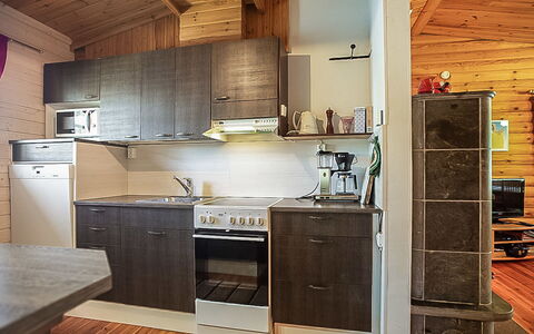 Kytöranta: Mueble, Diseño De Interiores, Piso, Suelo, Mesa, Techo, Cocina Y Comedor Mesa, Encendiendo, Silla, Casa
