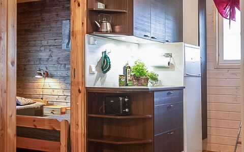 Kytöranta: Mueble, Diseño De Interiores, Piso, Suelo, Mesa, Techo, Cocina Y Comedor Mesa, Encendiendo, Silla, Casa