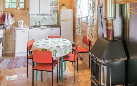 Luisku: Mueble, Casa, Puerta, Silla, Mueble Para Exteriores, Cocina Y Comedor Mesa, Mesa Al Aire Libre, Sombra, Yarda, Pintar