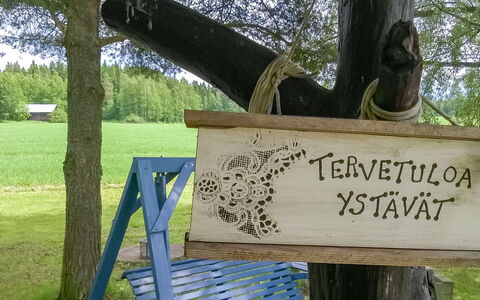 Hilupilttuu: Árbol, Banco, Casa, Cabaña, Lago, Estanque, Bosque, Cuarto De Troncos