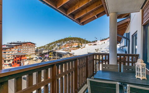 Ruka Ski Chalets 64, 1503: Madera, Vía Muerta, Cabaña, Casa, Casa, Tablón, Edificios Del Jardín, Cuarto De Troncos, Madera Dura, Porche