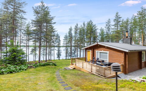Järvelä: Cabaña, Casa, Cuarto De Troncos, Alerce, Edificios Del Jardín, Casa De Campo, Porche, Cubierta, Inmuebles, Madera Dura