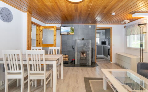 Järvelä: Madera, Diseño De Interiores, Techo, Mueble, Piso, Habitación, Suelo, Encendiendo, Casa, Sala