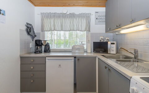 Järvelä: Cocina, Aparato De Cocina, Electrodoméstico, Mostrador, Fregadero, Diseño De Interiores, Piso, Gabinetes, Suelo, Electrodoméstico