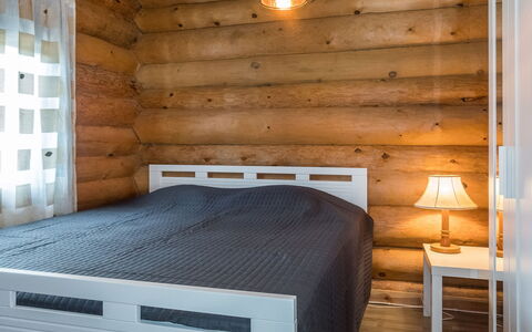 Aurora Cabin: Mueble, Madera, Habitación, Piso, Diseño De Interiores, Cama, Suelo, Lecho, Sábana, Habitación