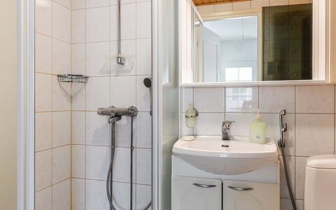 Levi Star 1503: Lavabo Del Baño, Baño, Arreglo De Tubería, Lavabo, Diseño De Interiores, Piso, Suelo, Grifo, Habitación, Baño