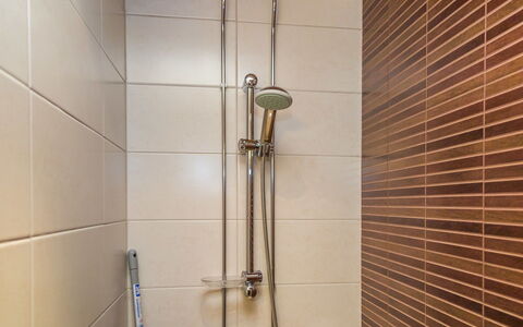 Tahko Spa Junior Suite Orange A6: Madera, Cabaña, Manchas De Madera, Madera Dura, Cuarto De Troncos, Tablón, Techo, Material Natural, Maderas, Edificios Del Jardín