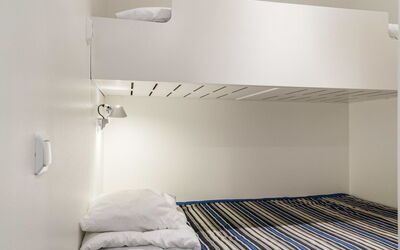Nordic Chalet 9408
