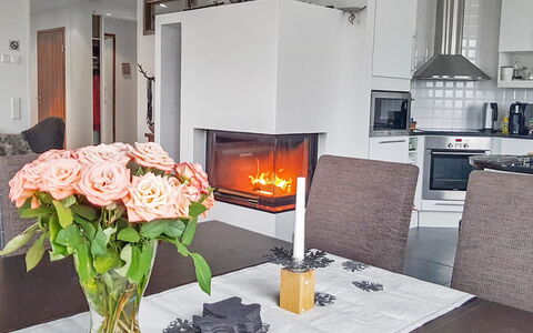 Villa Ylläs 203: Camino Acuático, Banco, Corriente De Agua, Lago, Cabaña, Bosque, Canal, Reservorio, Cuarto De Troncos