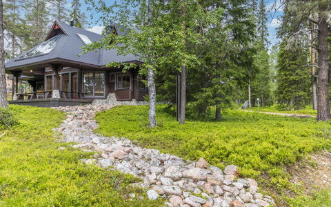 Villa Lumo (Ent. Ylläskyrö): Árbol, Arbusto, El Terreno Del Lote, Cabaña, Planta De La Comunidad, Casa, Cobertura Del Suelo, Bosque, Bosque