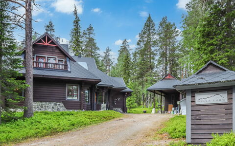 Villa Lumo (Ent. Ylläskyrö): Árbol, Casa, Cabaña, Casa, Techo, El Terreno Del Lote, Bosque, Alerce, Vía Muerta