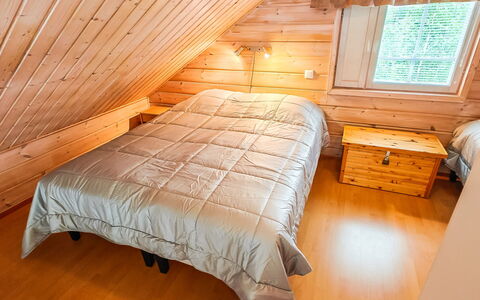 Ylläs-Ropo 5A: Madera, Piso, Suelo, Mueble, Habitación, Casa, Techo, Diseño De Interiores, Ático, Manchas De Madera