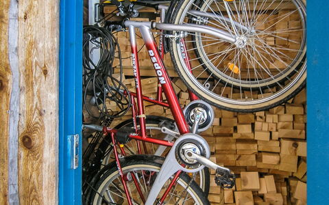 Vuokatinportti B 9: Madera, Vía Muerta, Cabaña, Casa, Casa, Tablón, Edificios Del Jardín, Cuarto De Troncos, Madera Dura, Porche
