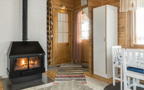 Pikkupöllö: Mueble, Madera, Techo, Diseño De Interiores, Habitación, Piso, Suelo, Sofá, Sala, Madera Dura