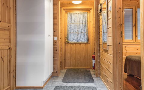 Aurinko-Saga: Madera, Vía Muerta, Puerta, Cabaña, Pintar, Yarda, Ventana De Guillotina, Edificios Del Jardín, Patio Interior, Tablón