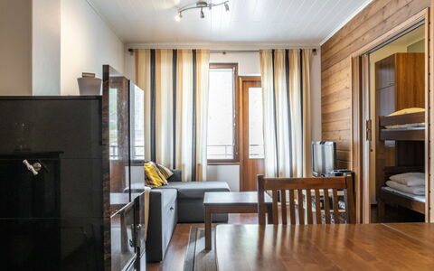 Villa Ylläs 201: Madera, Vía Muerta, Cabaña, Casa, Casa, Tablón, Edificios Del Jardín, Cuarto De Troncos, Madera Dura, Porche
