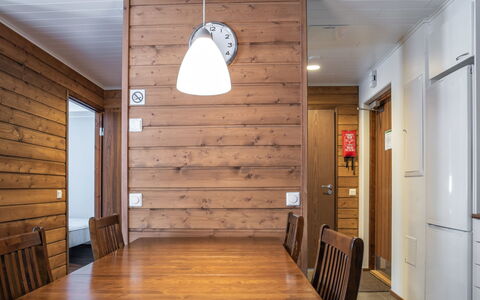 Villa Ylläs 201: Madera, Vía Muerta, Cabaña, Casa, Casa, Tablón, Edificios Del Jardín, Cuarto De Troncos, Madera Dura, Porche