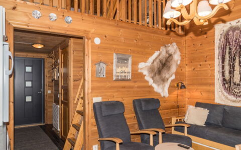 Lähikaltio 316: Madera, Mueble, Casa, Diseño De Interiores, Techo, Suelo, Cabaña, Habitación, Manchas De Madera, Sala