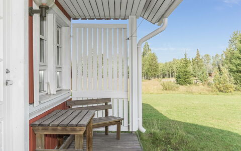 Ylläskarpalo 1 Päätyhuoneisto: Madera, Porche, Casa, Vía Muerta, Cabaña, Sombra, Yarda, Estructura Al Aire Libre, Cubierta, Patio Interior