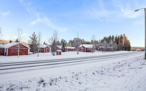 Nutukas Ylläksen Lapikas: Nieve, Invierno, Árbol, Rama, Casa, Casa, Paisaje, Barrio Residencial, Techo, Congelación