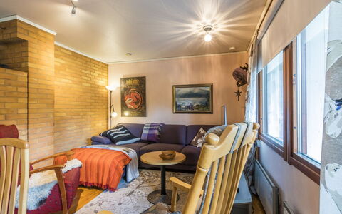 Kesänkilehto: Mueble, Diseño De Interiores, Piso, Madera, Suelo, Techo, Habitación, Sofá, Sala, Encendiendo