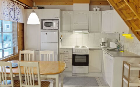 Ylläsröhkö D 8: Cabaña, Casa, Casa, Edificios Del Jardín, Vía Muerta, Cuarto De Troncos, Casa De Campo, Inmuebles, Cobertizo, Yarda
