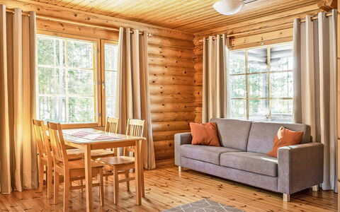 Marttalanmäki: Diseño De Interiores, Piso, Madera, Mueble, Suelo, Suelos De Madera, Marrón, Habitación, Manchas De Madera, Madera Dura