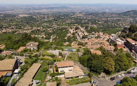 Rocca di Papa 102: Barrio Residencial, Casa, Barrio, Techo, Verano, Vista Panorámica, Área Rural, Paisaje, By, Casa