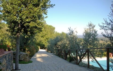 Gli Appartamenti Di Manuela: Naturaleza, Árbol, Paisaje Natural, Propiedad, Cielo, Pasarela, Botánica, Bienes Raíces, Plantas Leñosas, Paisaje