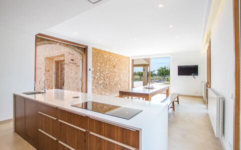 Can Toni: Mostrador, Gabinetes, Mueble, Propiedad, Lavabo, Grifo, Arreglo De Tubería, Cajón, Madera, Diseño De Interiores