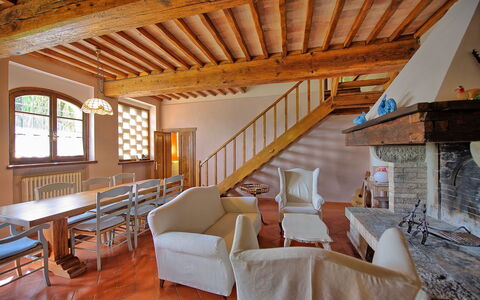 Montegufoni: Habitación, Propiedad, Edificio, Casa, Haz, Diseño De Interiores, Mueble, Bienes Raíces, Sala, Casa