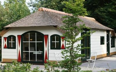 Ermelo 210: Planta, Ventana, Edificio, Propiedad, Árbol, Casa, Madera, Barrio Residencial, Vía Muerta