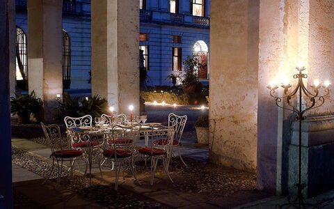 Ca' Marcello: Ligero, Encendiendo, Edificio, Arquitectura, Noche, Cielo, Árbol, Diseño De Interiores, Habitación, Restaurante