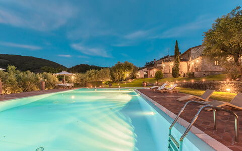 Villa Dell'angelo: Piscina, Propiedad, Recurso, Bienes Raíces, Ocio, Agua, Ciudad De Vacaciones, Vacaciones, Villa, Inmuebles