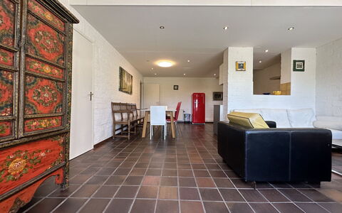 Bungalowpark Landsrade: Marco, Salón, Planta De Casa, Piso, Suelo, Bienes Raíces, Madera, Sala, Sofá