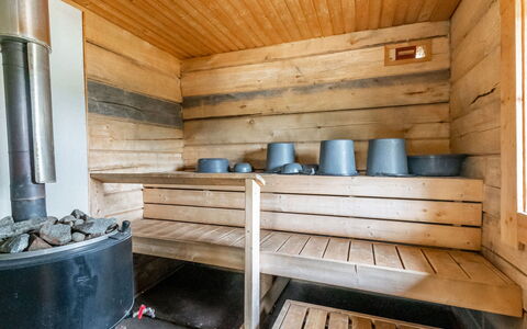 Kalliolaakso: Mueble, Silla, Mueble Para Exteriores, Mesa, Madera, Mesa Al Aire Libre, Cocina Y Comedor Mesa, Sombra, Jardín, Paraguas
