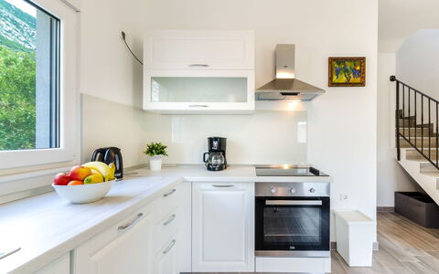 Villa Anđelika: Habitación, Mostrador, Propiedad, Mueble, Cocina, Gabinetes, Diseño De Interiores, Edificio, Suelo, Casa