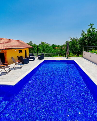 Madera: Piscina, Propiedad, Bienes Raíces, Casa, Edificio, Casa, Inmuebles, Arquitectura, Ocio, Diseño