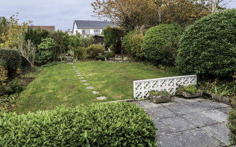 Lake District Coastal Cottage: Jardín, Arbusto, Propiedad, Hierba, Cobertura, Paisaje Natural, Césped, Árbol, Casa, Yarda