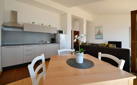 Sveti Juraj 105: Mueble, Propiedad, Gabinetes, Mesa, Mostrador, Madera, Silla, Planta De Casa, Diseño De Interiores, Planta