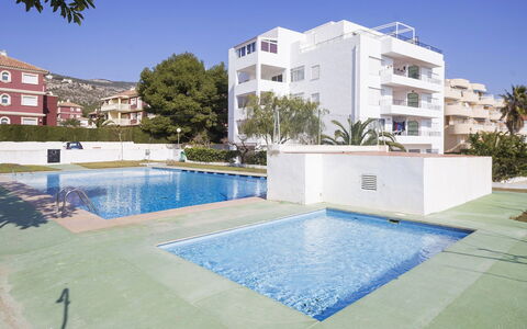 Alcocéber Alcossebre 305: Agua, Cielo, Edificio, Planta, Tiempo De Día, Propiedad, Ventana, Piscina, Azur, Árbol